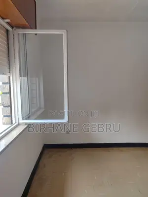 5bdrm Villa in Villa, Bole for rent