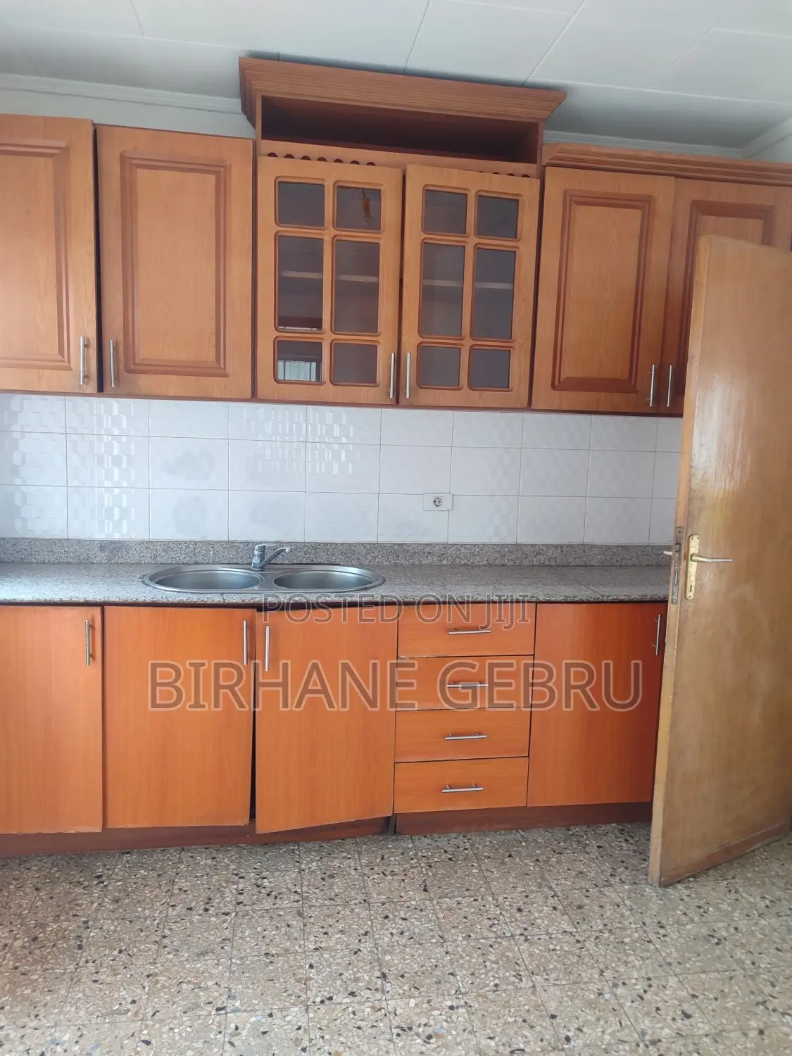 5bdrm Villa in Villa, Bole for rent