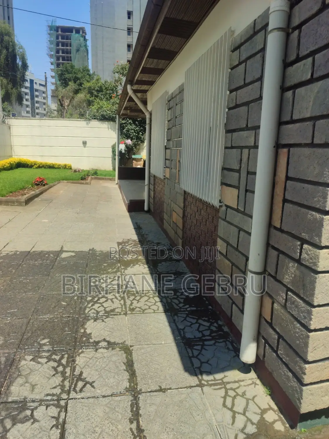 5bdrm Villa in Villa, Bole for rent