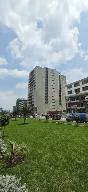 1bdrm Apartment in Real Estate, Yeka for sale