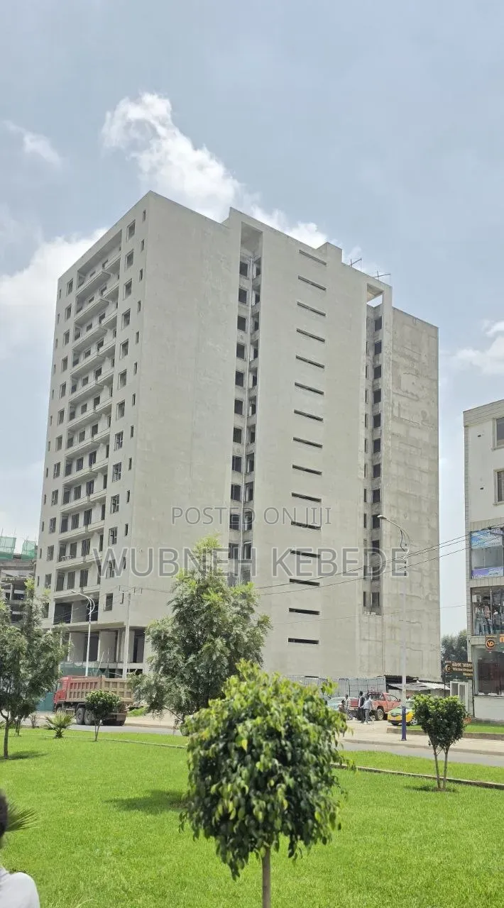 1bdrm Apartment in Real Estate, Yeka for sale