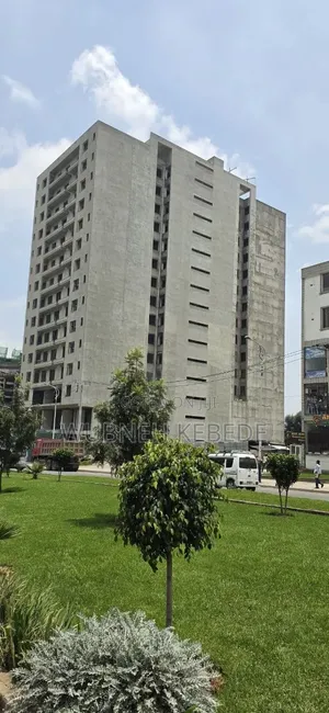 1bdrm Apartment in Real Estate, Yeka for sale