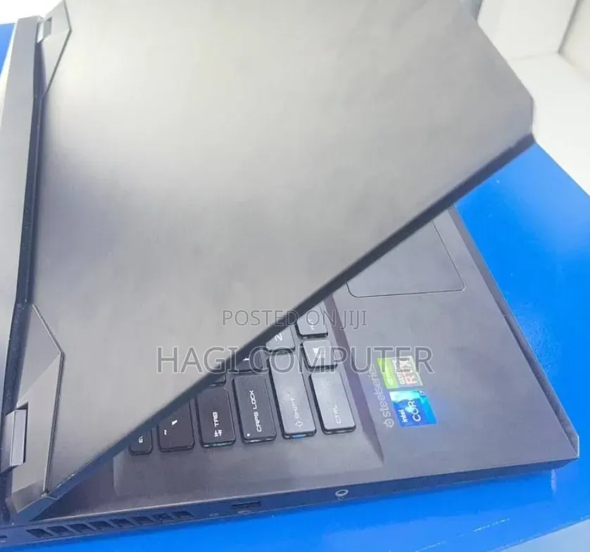 New Laptop MSI GP75 Leopard 16GB Intel Core i7 SSD 1T