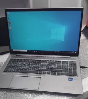 New Laptop HP ZBook Firefly G8 16GB Intel Core i7 SSD 512GB