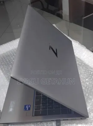 New Laptop HP ZBook Firefly G8 16GB Intel Core i7 SSD 512GB
