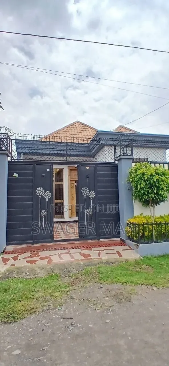 Furnished 4bdrm Villa in Diyaspora Sefr👍, Yeka for sale
