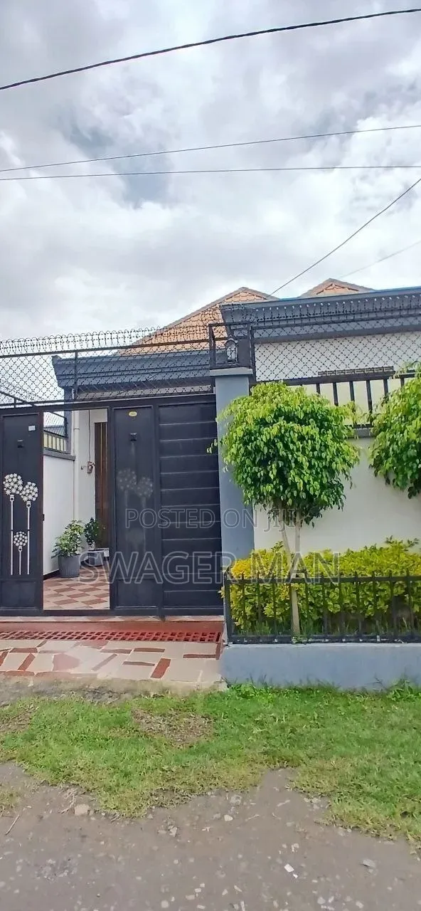 Furnished 4bdrm Villa in Diyaspora Sefr👍, Yeka for sale