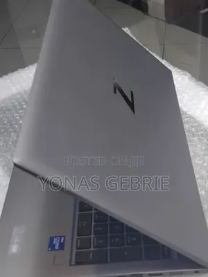 New Laptop HP ZBook Firefly G8 16GB Intel Core i7 SSD 512GB
