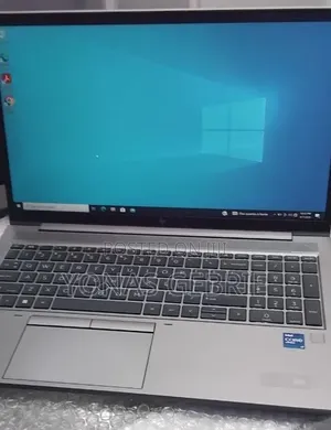 New Laptop HP ZBook Firefly G8 16GB Intel Core i7 SSD 512GB