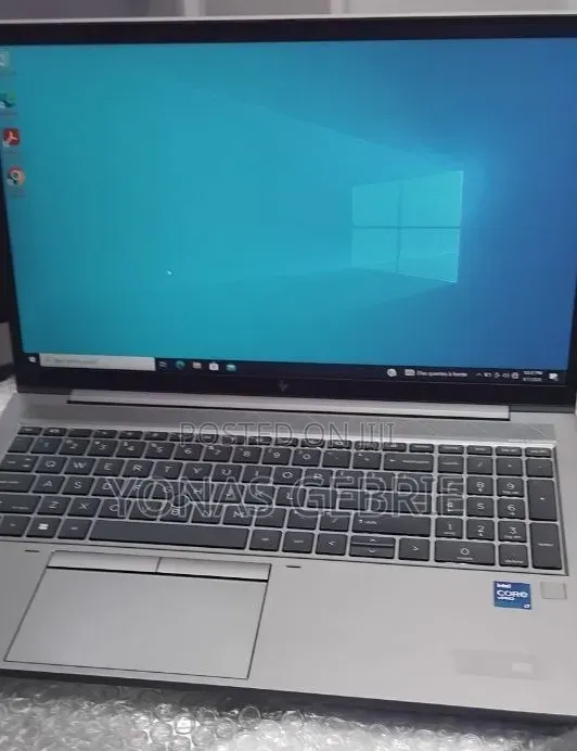 New Laptop HP ZBook Firefly G8 16GB Intel Core i7 SSD 512GB