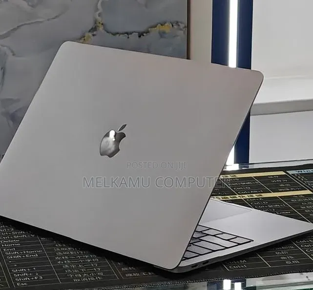 New Laptop Apple MacBook Air 2020 M1 16GB Apple M1 SSD 1T