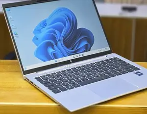 New Laptop HP EliteBook 830 G9 16GB Intel Core i7 SSD 512GB