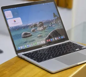New Laptop Apple MacBook Pro 2020 32GB Intel Core i7 SSD 512GB