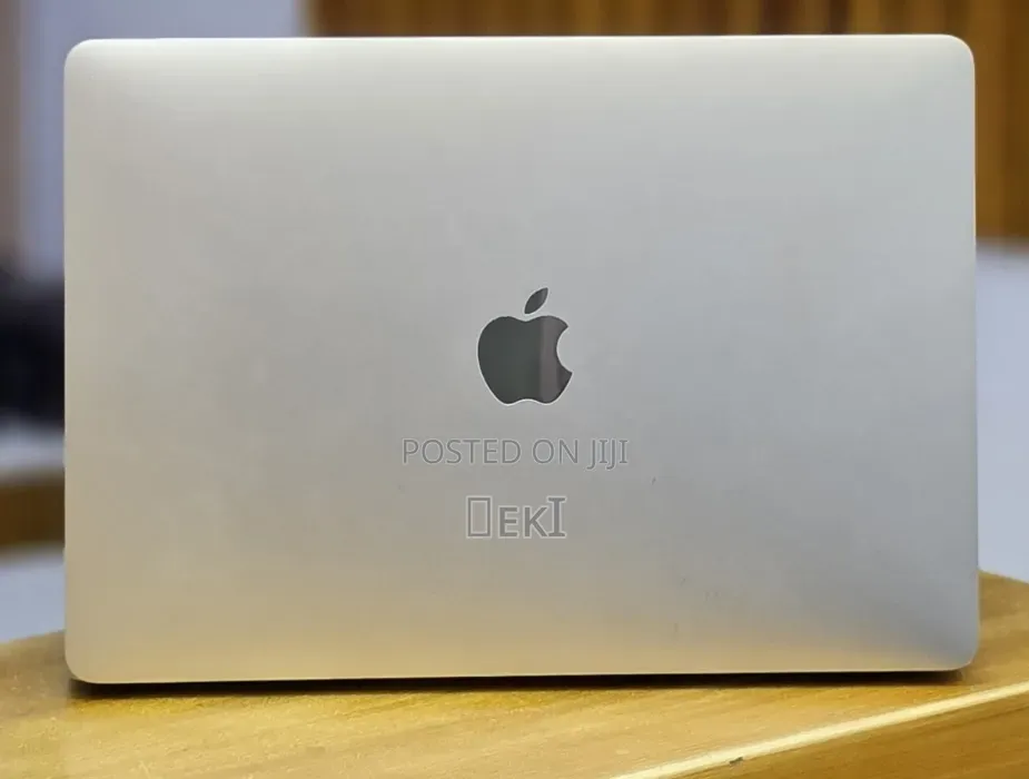 New Laptop Apple MacBook Pro 2020 32GB Intel Core i7 SSD 512GB