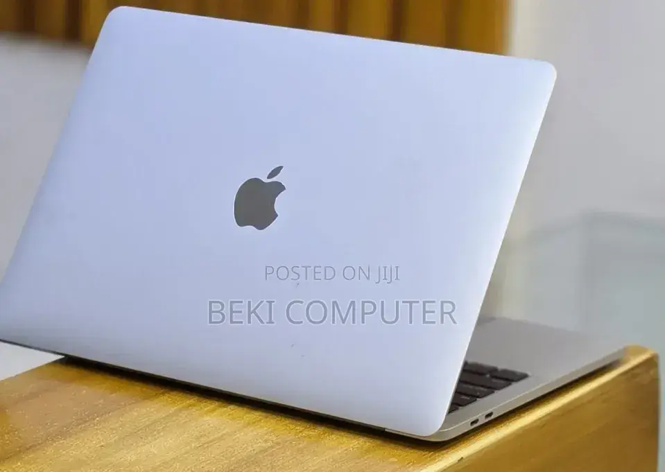 New Laptop Apple MacBook Pro 2020 32GB Intel Core i7 SSD 512GB
