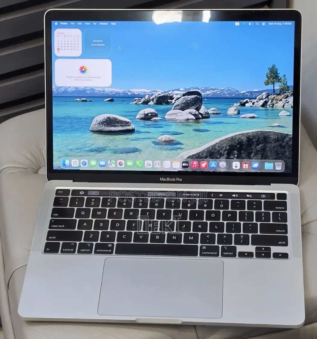 New Laptop Apple MacBook Pro 2020 32GB Intel Core i7 SSD 512GB