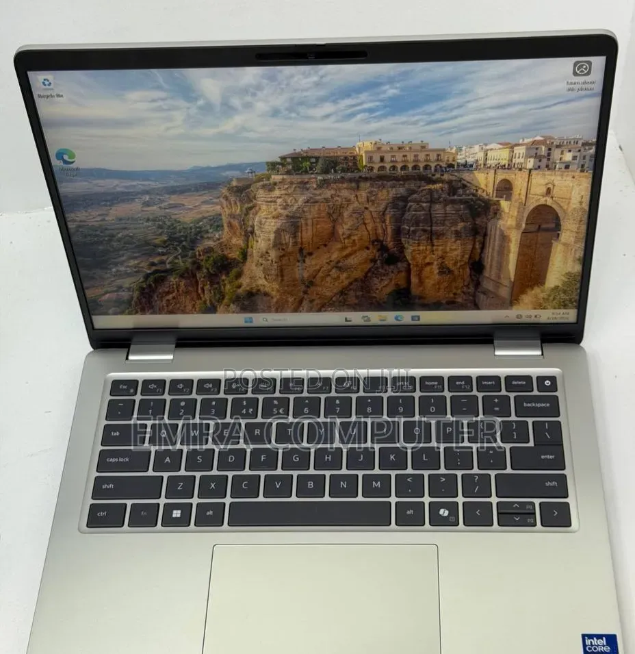 New Laptop Dell 16GB Intel Core Ultra 5 SSD 512GB