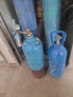 Oxygen Cylinder (ኦክስጅን ሲሊንደር)