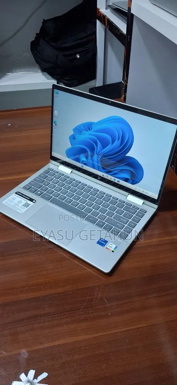 New Laptop HP Envy x360 8GB Intel Core i5 SSD 512GB