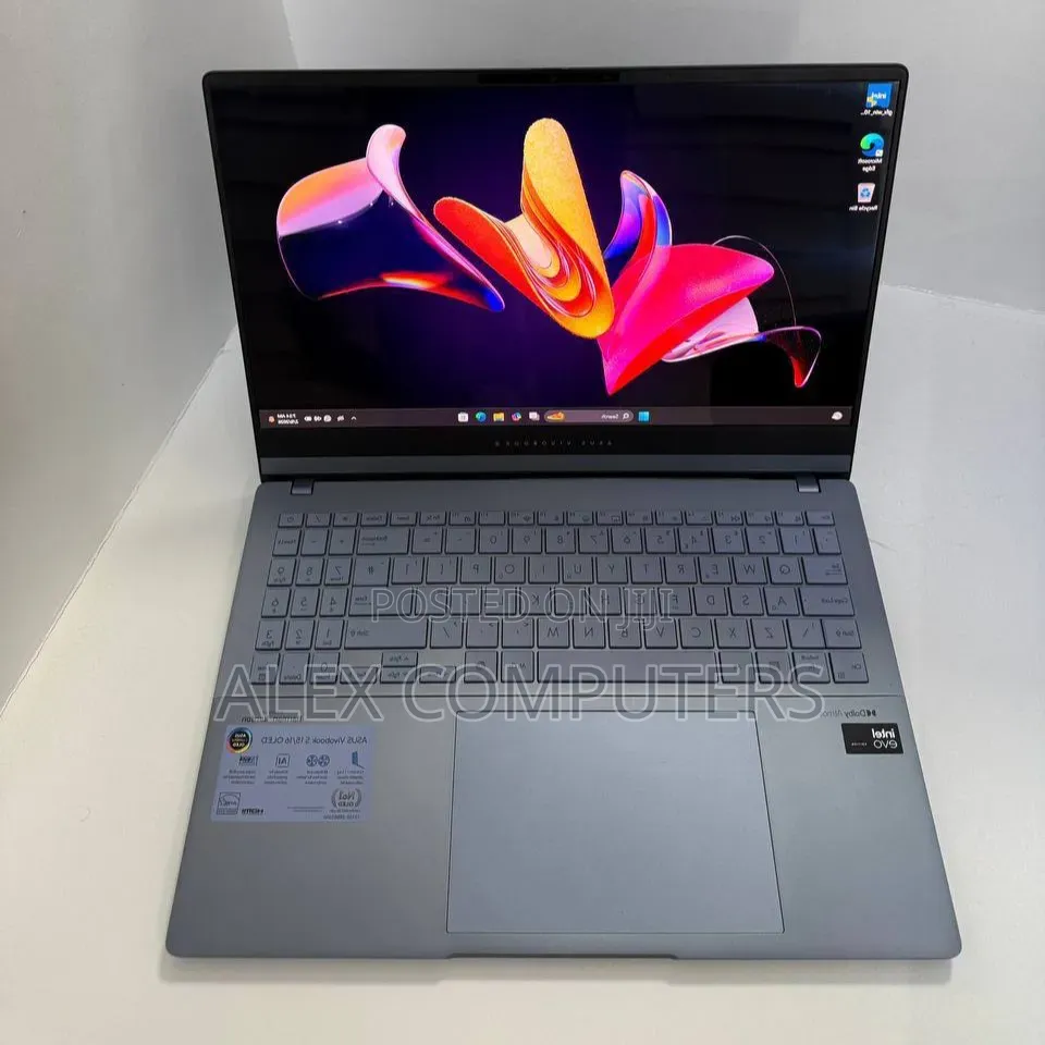 New Laptop Asus VivoBook 15 X505BA 32GB Intel Core Ultra 9 SSD 512GB