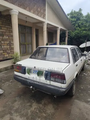 Toyota Corolla 1986 White
