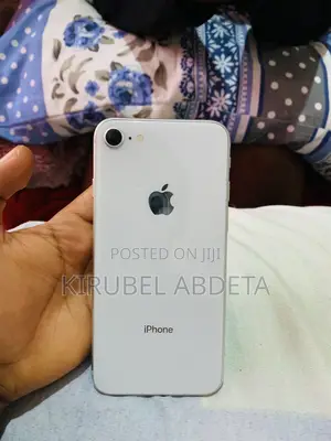 New Apple iPhone 8 64 GB White