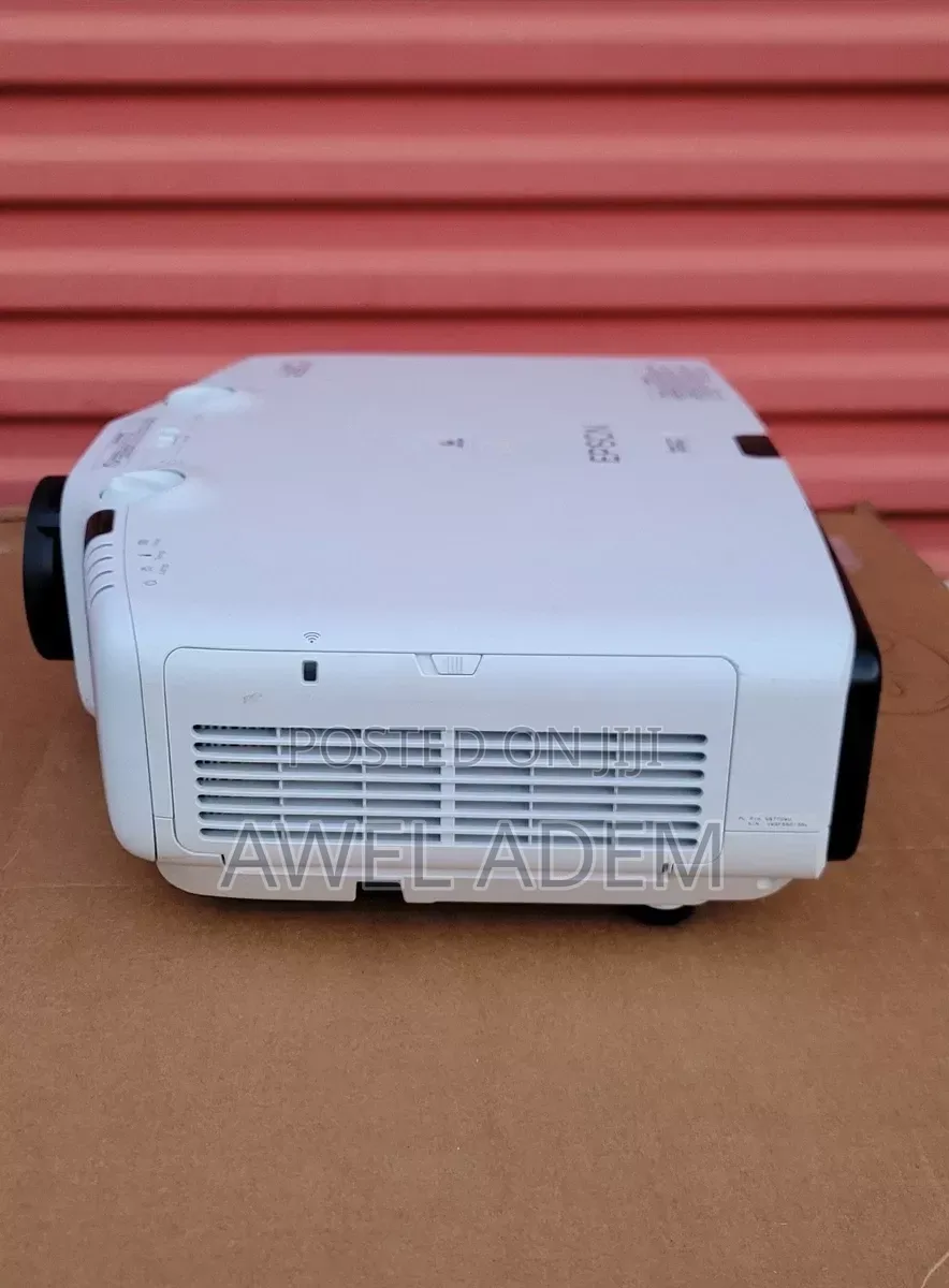 Epson EB-4850WU WUXGA 3LCD Full HD  Cinema Projector. 4,500 Lumens