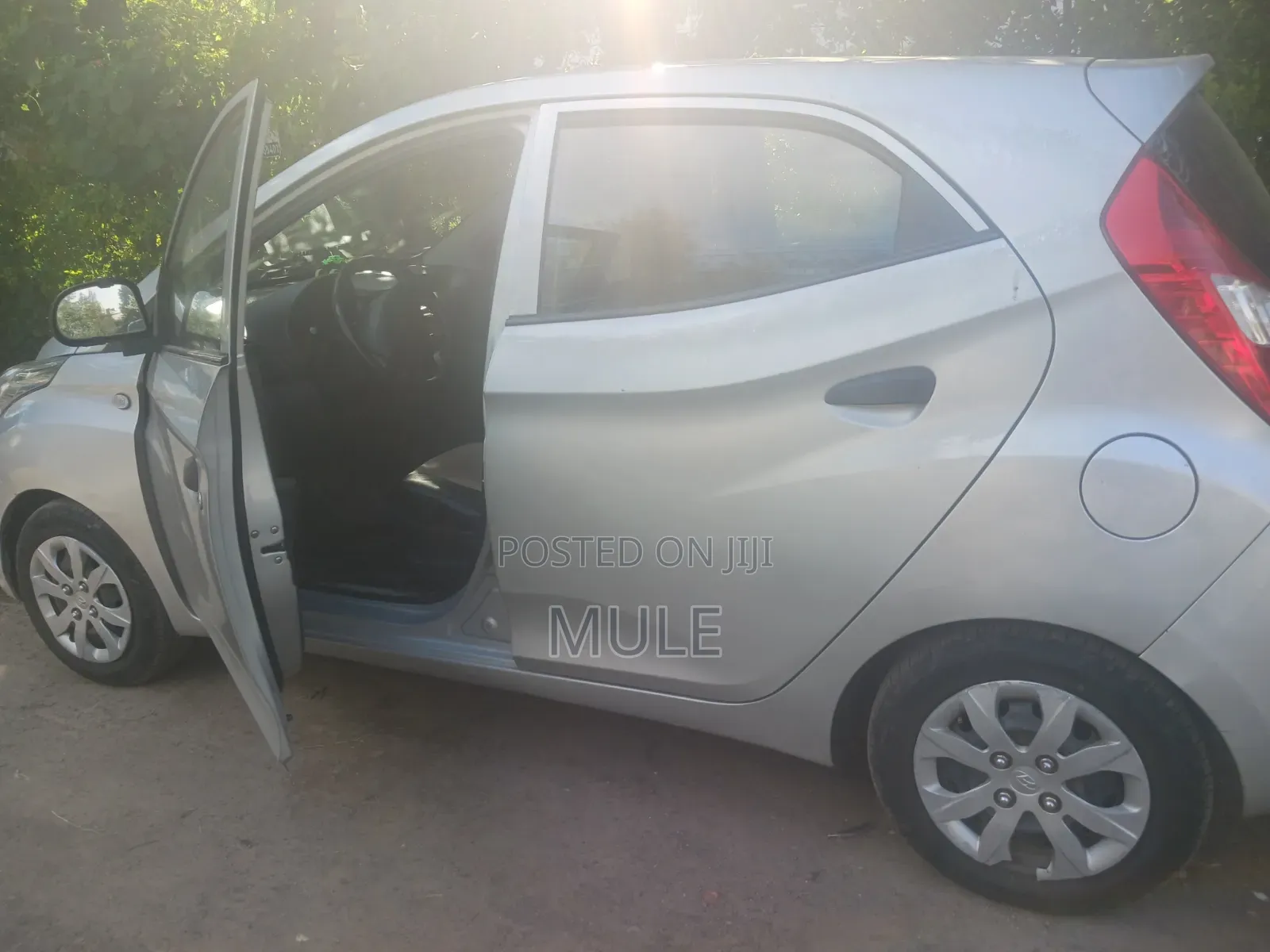 Hyundai Eon 2015 Silver