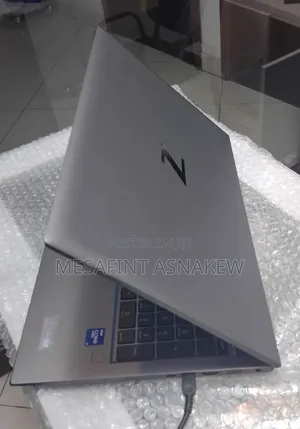 New Laptop HP ZBook Firefly G8 16GB Intel Core i7 SSD 500GB