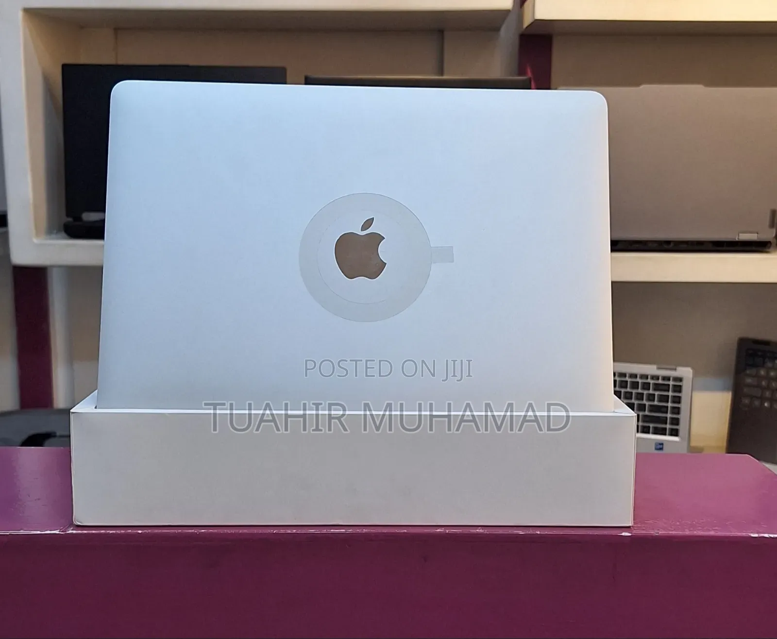 New Laptop Apple MacBook Pro 2020 M1 8GB Apple M1 Pro SSD 512GB