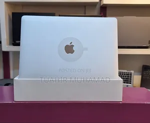 New Laptop Apple MacBook Pro 2020 M1 8GB Apple M1 Pro SSD 512GB