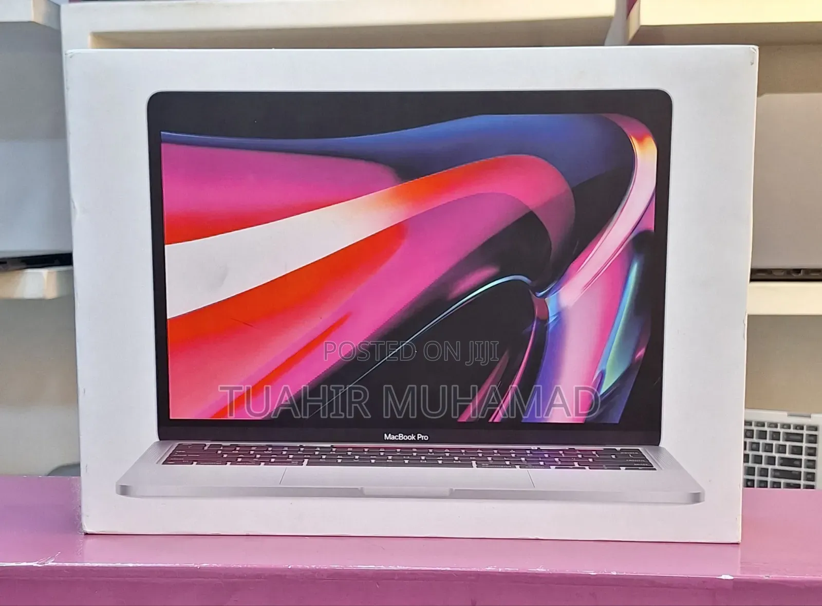 New Laptop Apple MacBook Pro 2020 M1 8GB Apple M1 Pro SSD 512GB