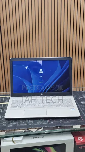 New Laptop HP Pavilion 15 8GB Intel Core i5 SSD 1T
