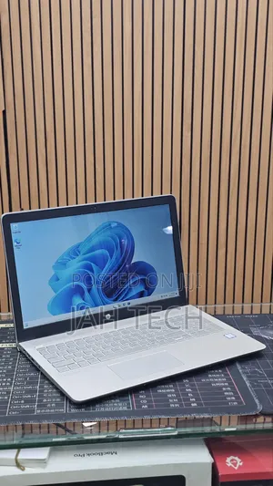 New Laptop HP Pavilion 15 8GB Intel Core i5 SSD 1T