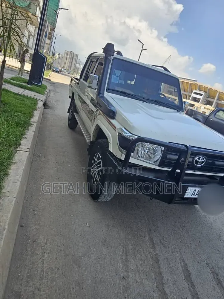 Toyota Land Cruiser 2020 White