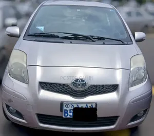 Toyota Yaris 2010 Purple