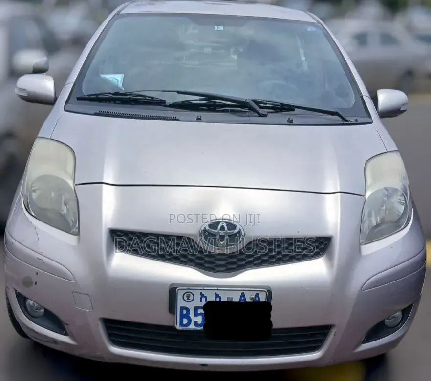 Toyota Yaris 2010 Purple