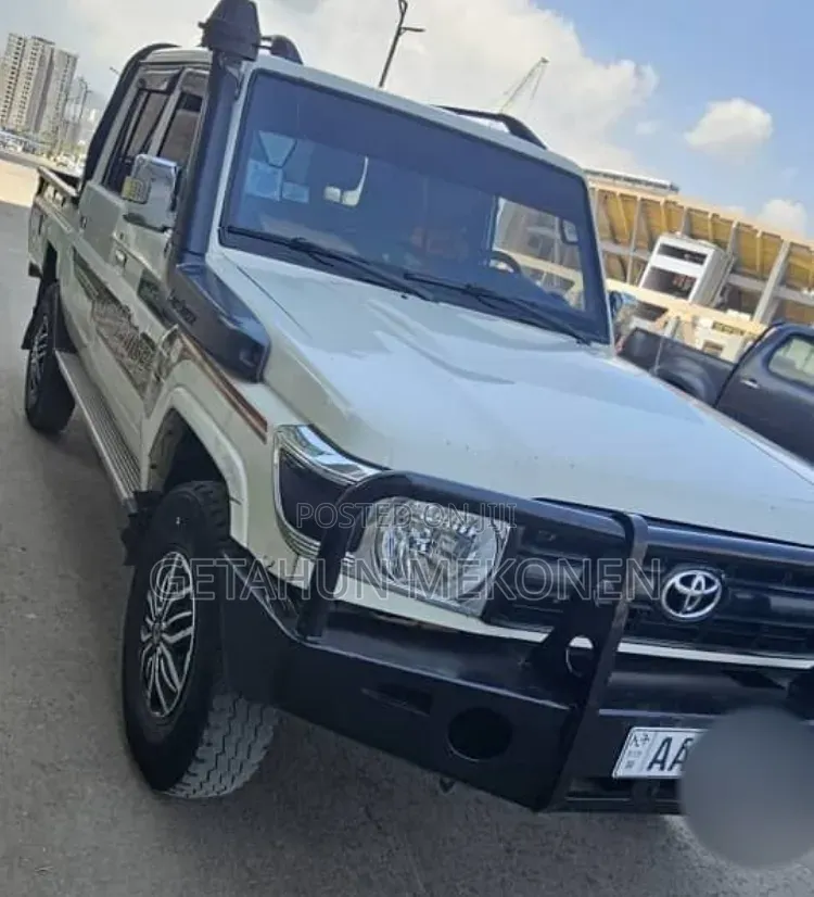Toyota Land Cruiser 2020 White