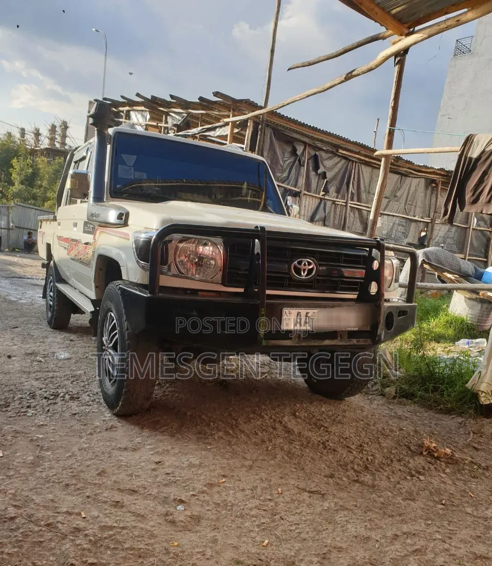 Toyota Land Cruiser 2020 White