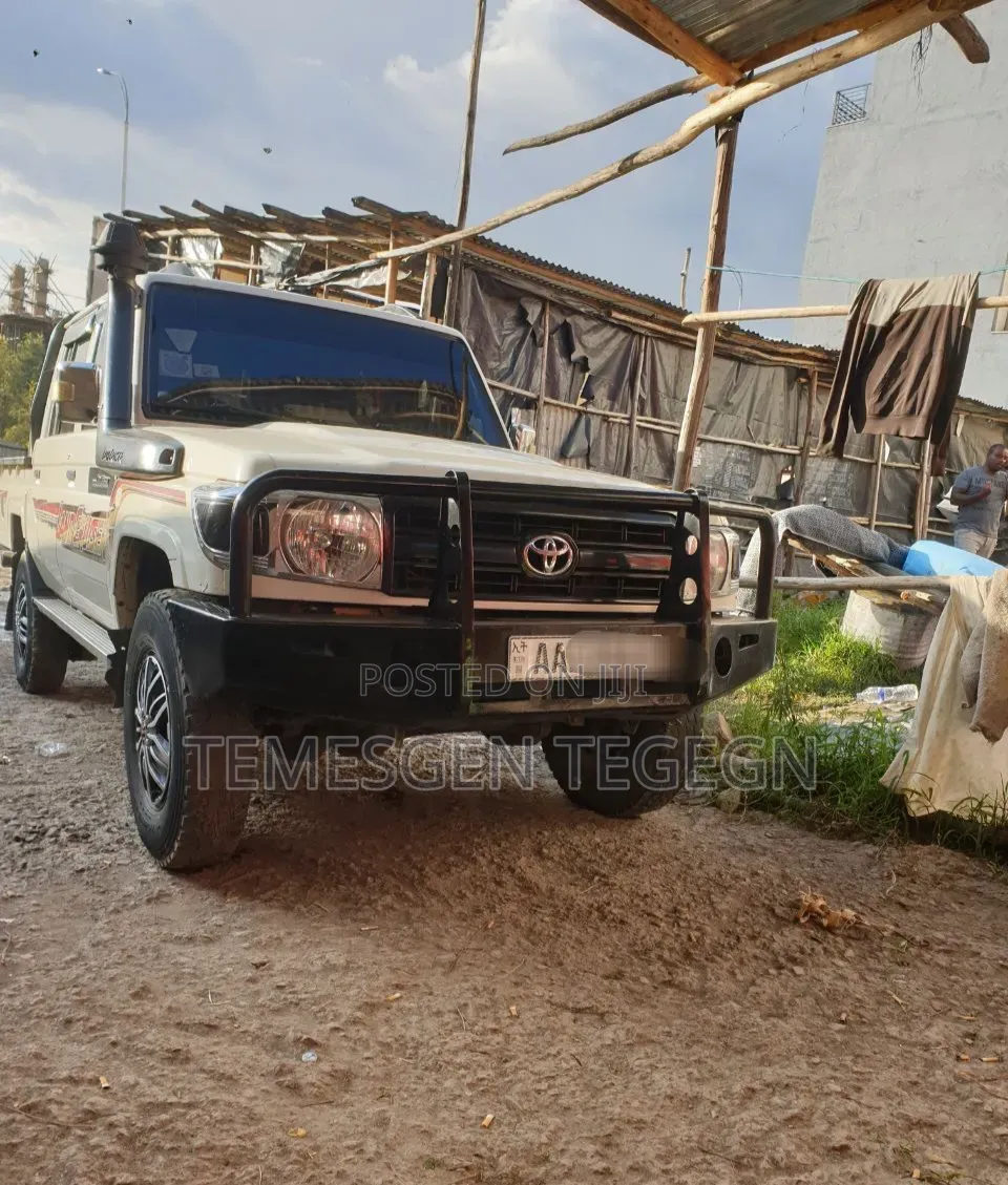 Toyota Land Cruiser 2020 White