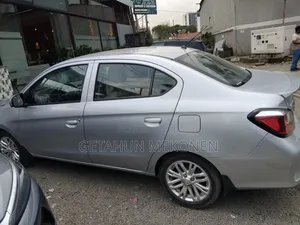 Mitsubishi Attrage 2022 Silver