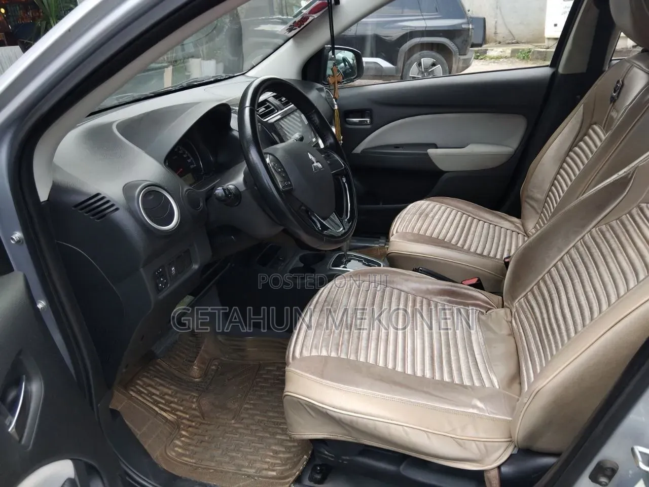 Mitsubishi Attrage 2022 Silver