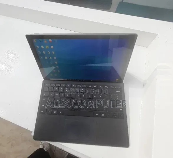 New Laptop Microsoft Surface Pro 8 8GB Intel Core i5 SSD 256GB