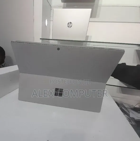 New Laptop Microsoft Surface Pro 8 8GB Intel Core i5 SSD 256GB