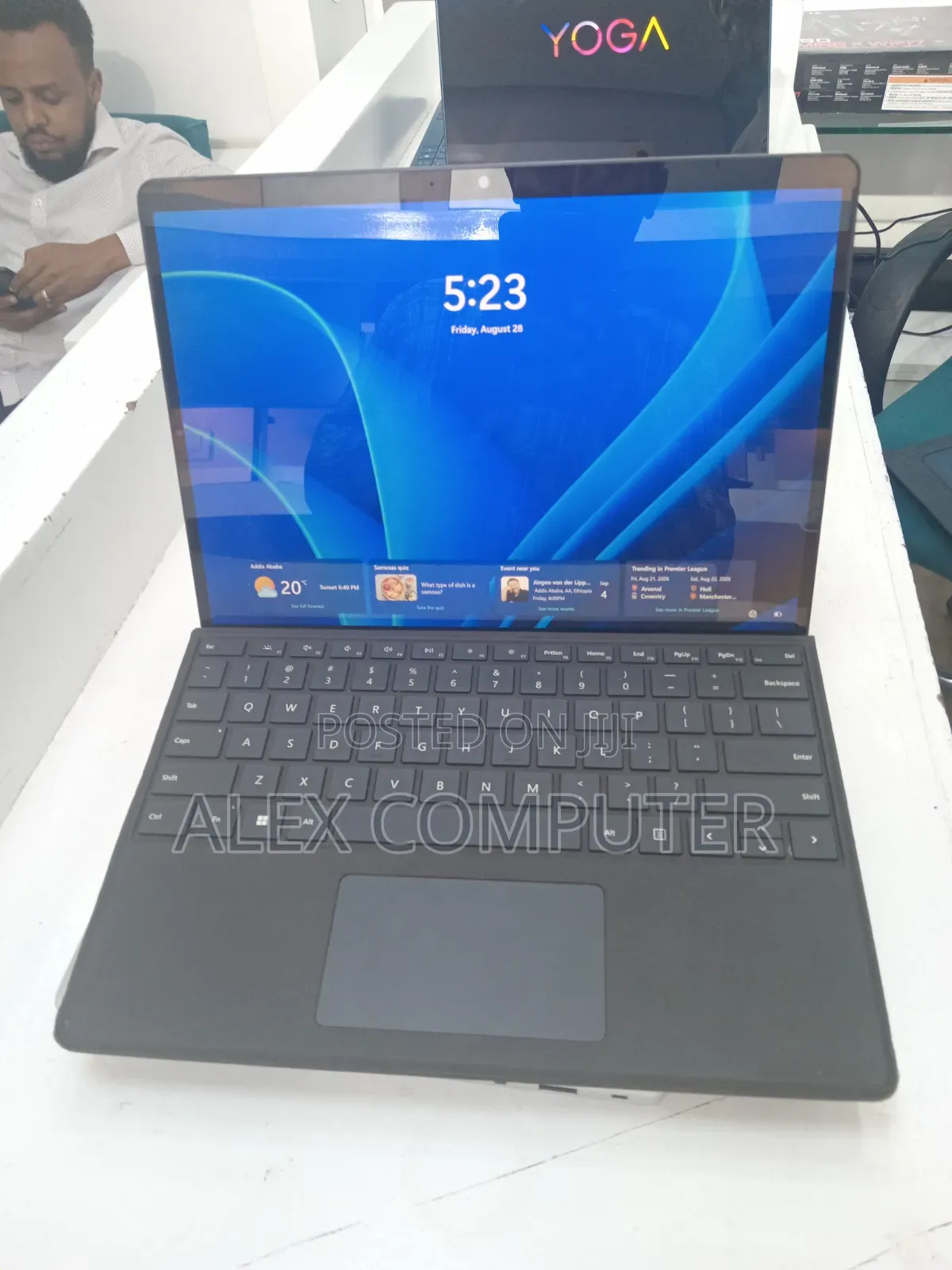New Laptop Microsoft Surface Pro 8 8GB Intel Core i5 SSD 256GB