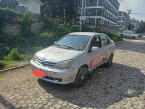 Toyota Platz 2005 Silver