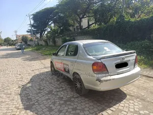 Toyota Platz 2005 Silver