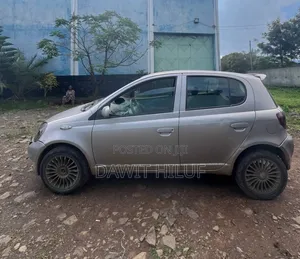 Toyota Vitz 2001 Silver