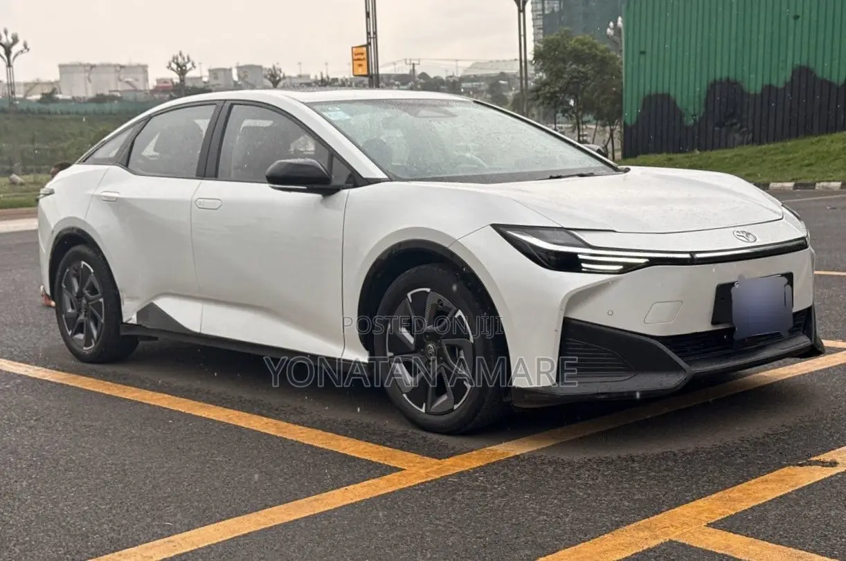 Toyota bZ4X 2024 White