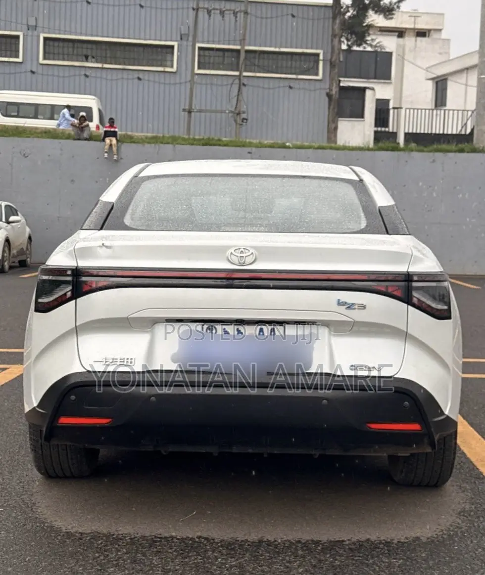 Toyota bZ4X 2024 White